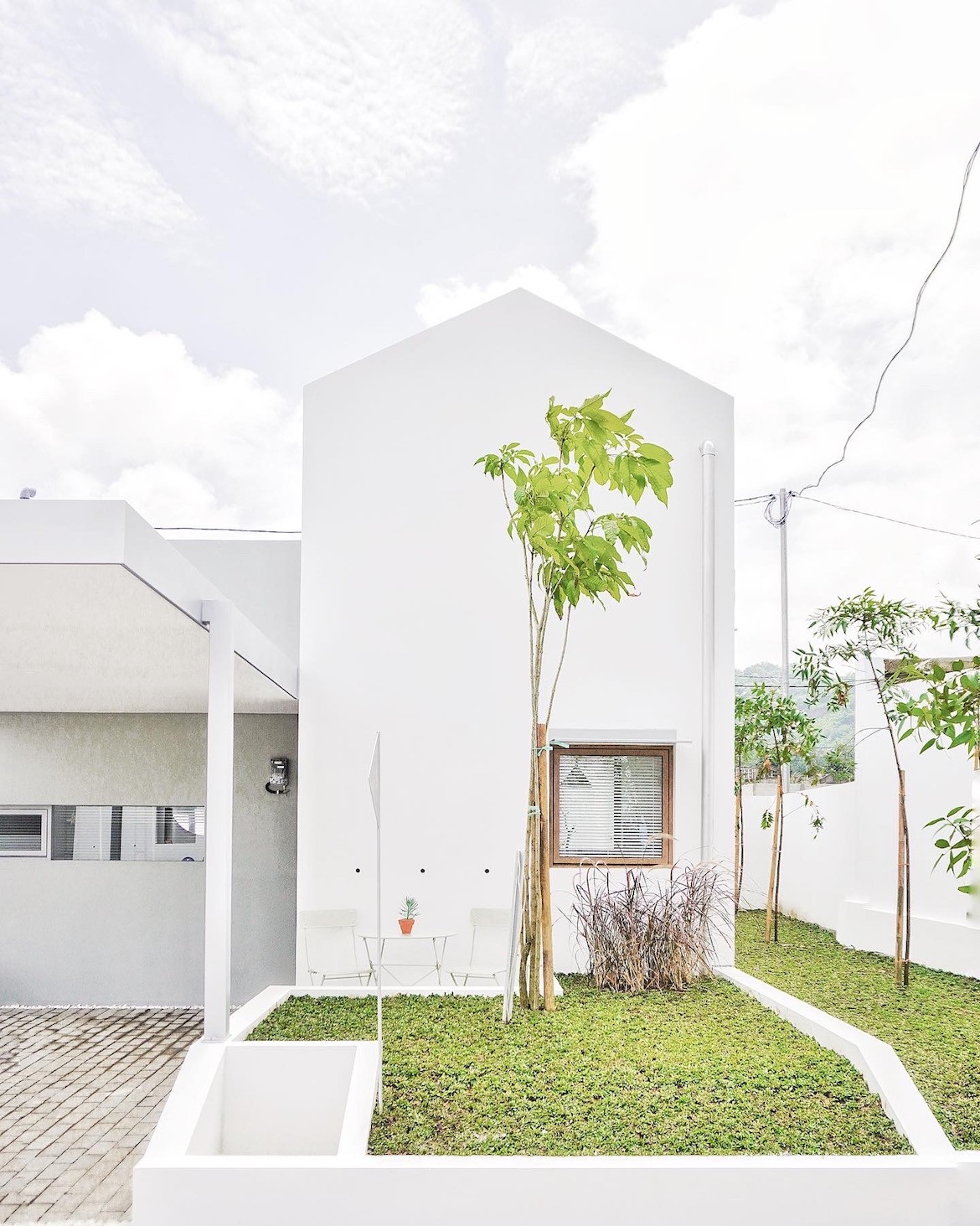 The white exterior of the Eureka House by Luwist Spatial.