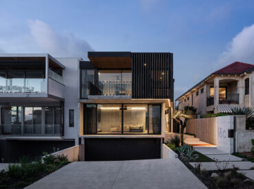 A Cave-Like Abode In Cottesloe