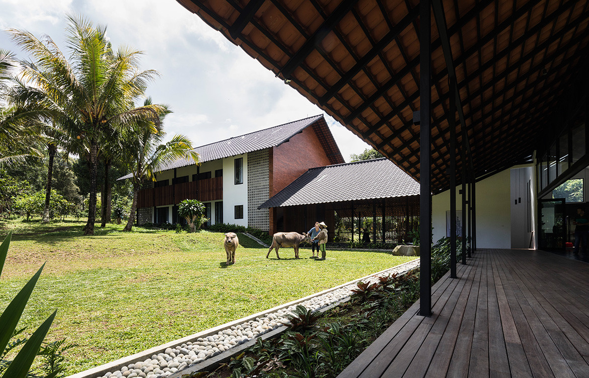 Sukasantai Farmstay is an ecological retreat in Indonesia designed by GOY Architects