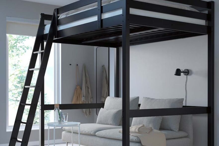 Svarta double store loft bed