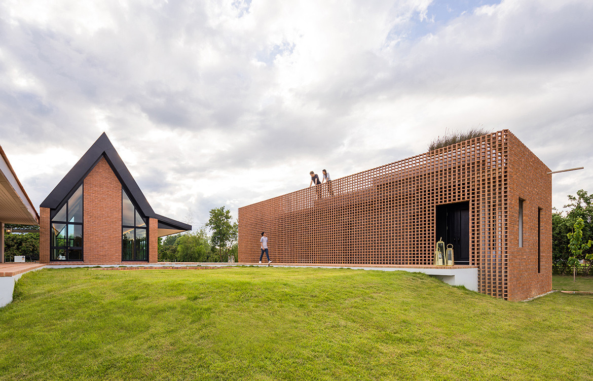 Foothill House by SS:AR | Site Specific: Architecture Research | holiday house in Chiang Mai | Thai architecture | indoor-outdoor living | interior architecture | perforated brick | brick detailing | brickwork | brick house