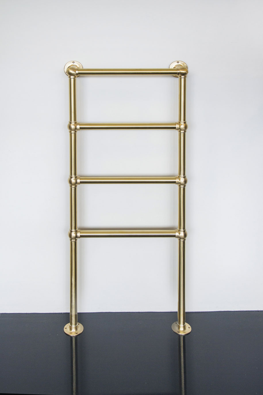 19159865_hawthorn-hill-satin-brass-towel-warmer-front-on