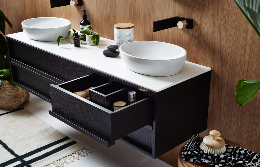 19159868_issy_z8_6_drawer_vanity_1500_and_issy_z1_oval_mirror_380_in_situ_side_angle_close_up