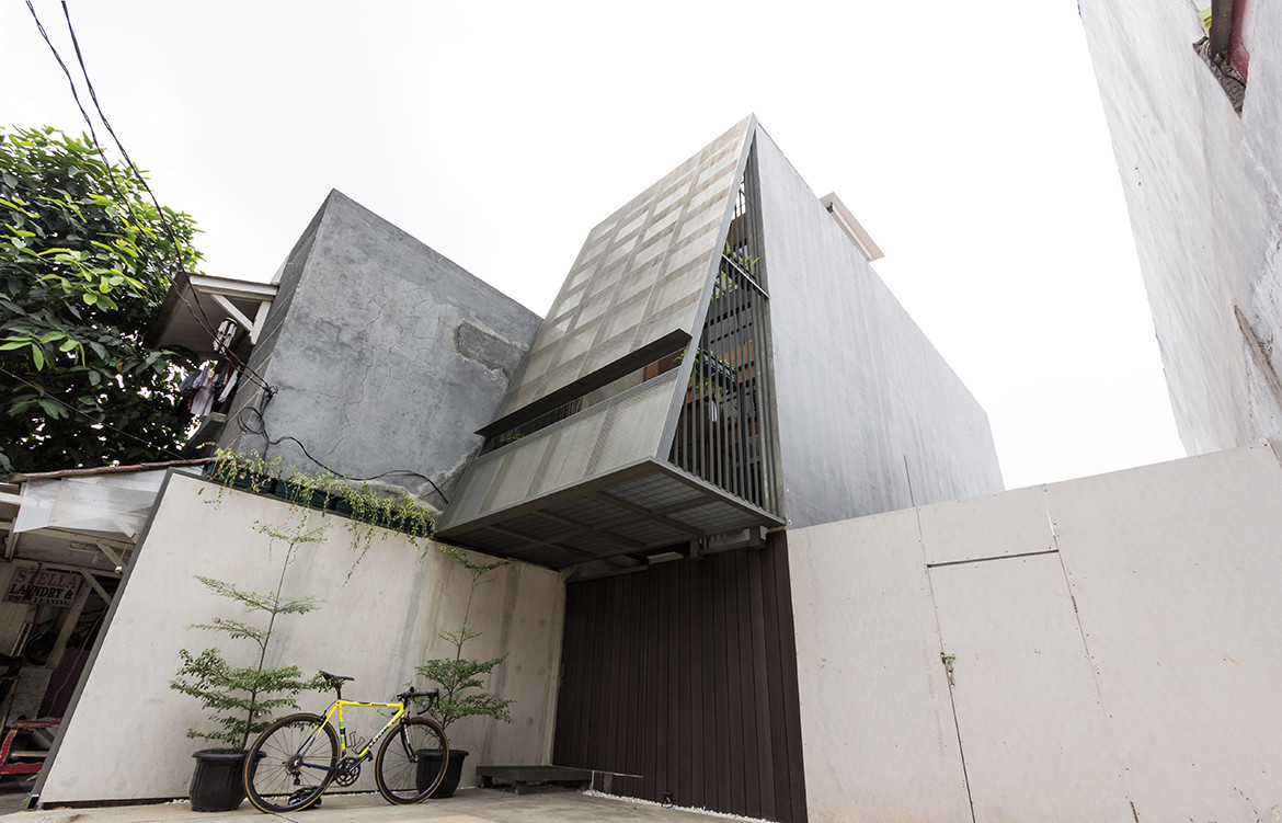 A Four-Storey Jigsaw Puzzle In Inner-City Jakarta