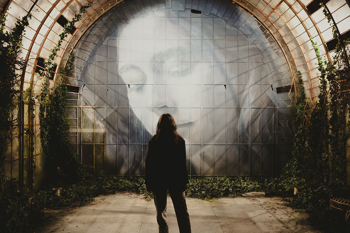 Frozen in time – RONE takes over Flinders Street Station