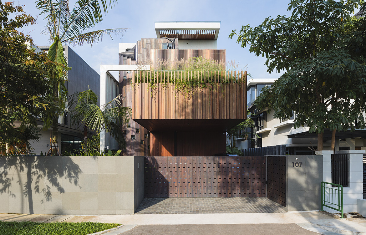 HYLA Architects Sculpts A House Into An Artwork
