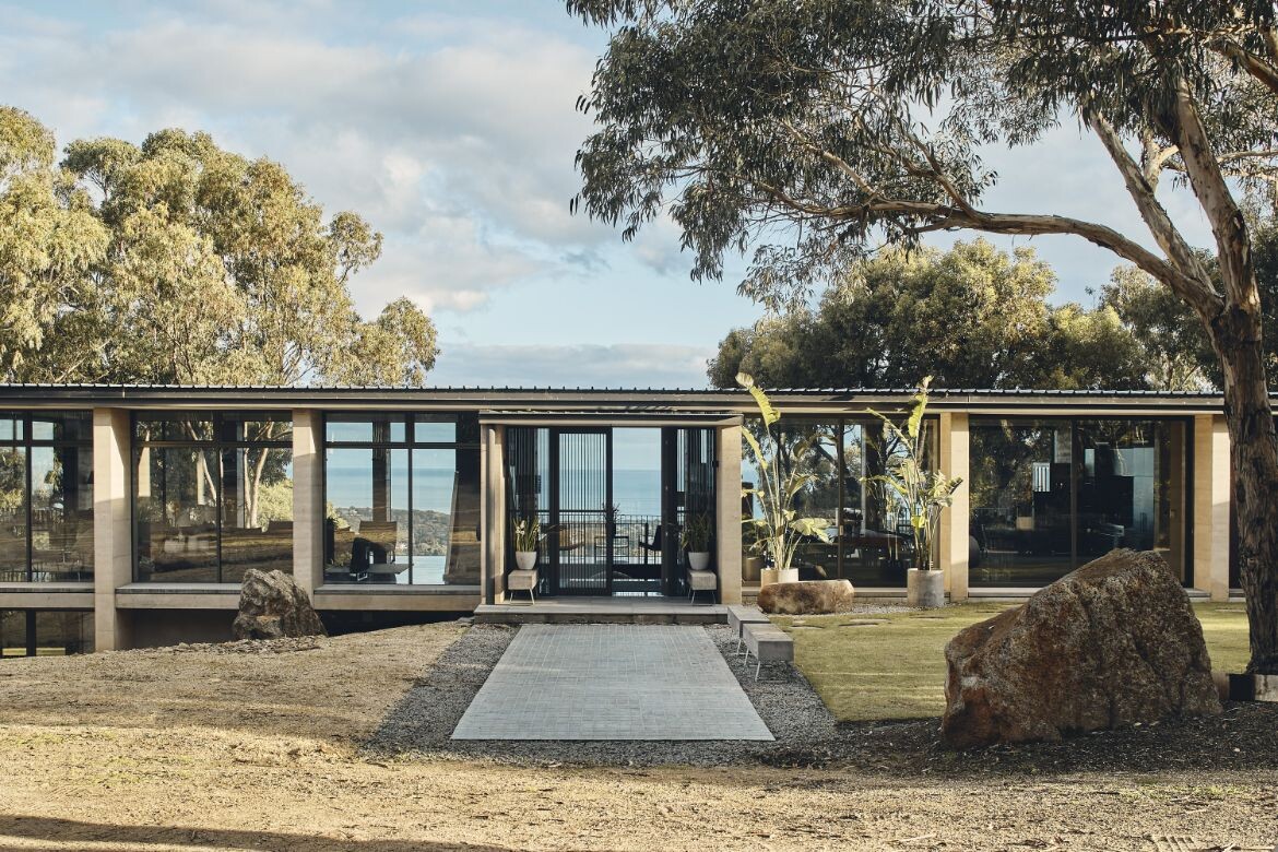Aireys House uses nature as an architectural canvas