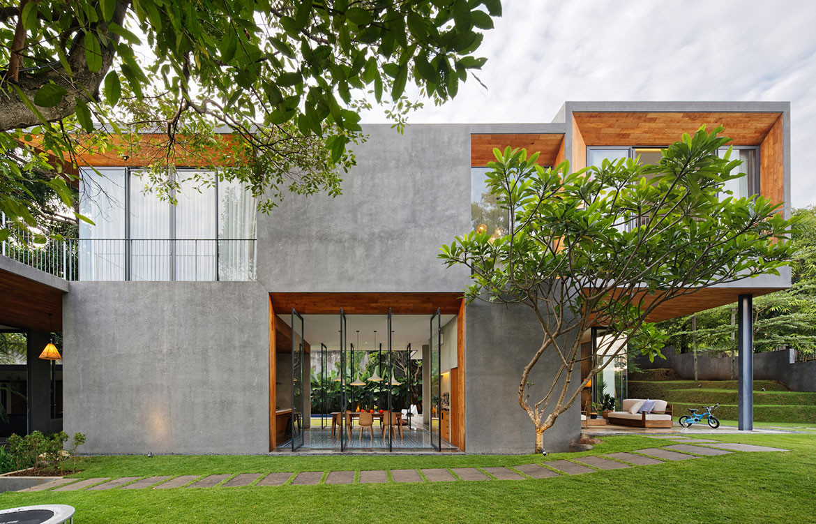 Nature Knows Best: Inside-Out House, Semarang, Indonesia by Tamara Wibowo Architects