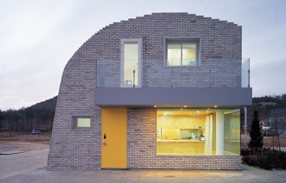 6 homes that embrace brick