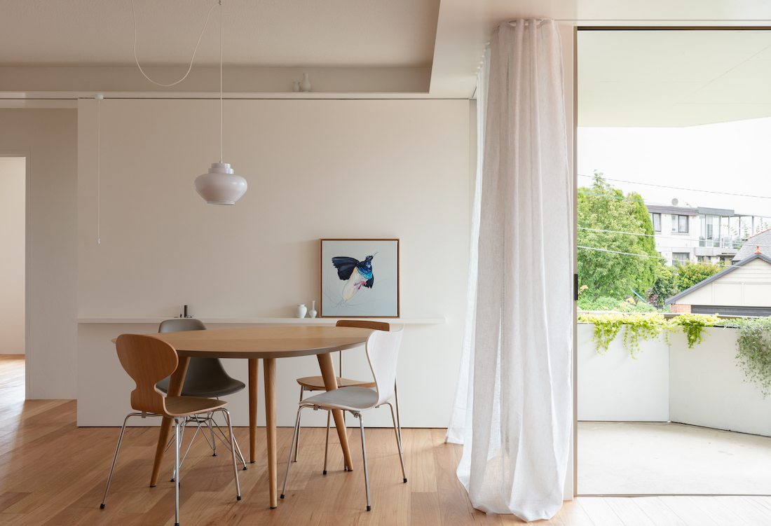 Small But Serene: Less is More in Bokey Grant’s Calming MB Apartment