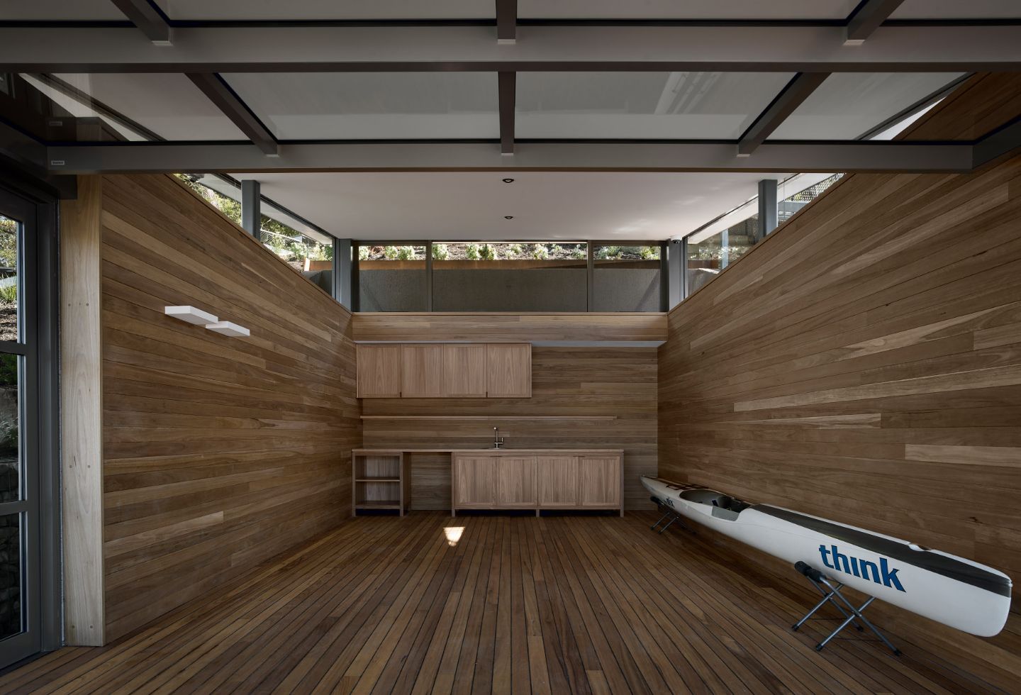 Willoughby Bay House by DKC