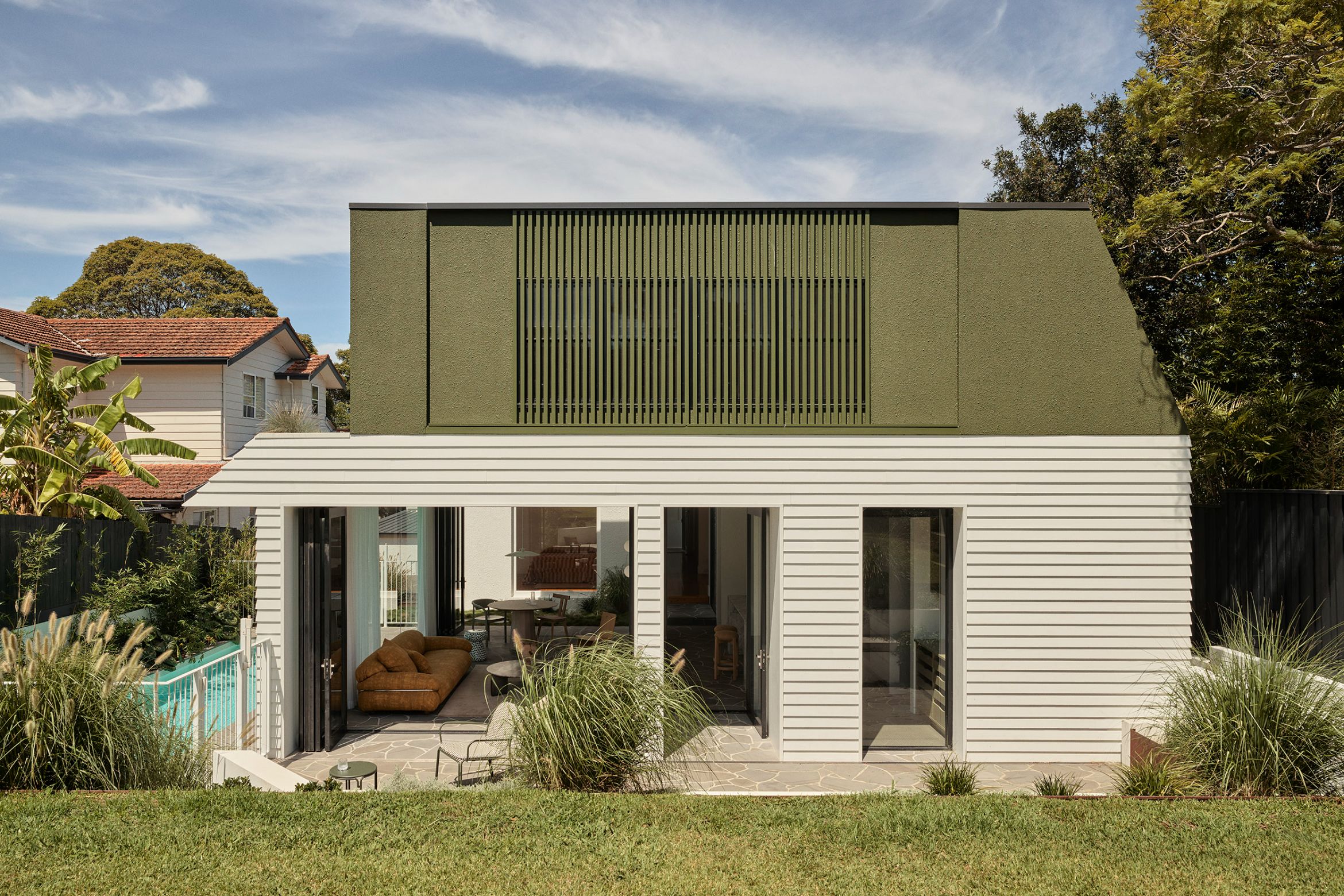 Studio Prineas’ Bonnet House is a bridge between garden and sky