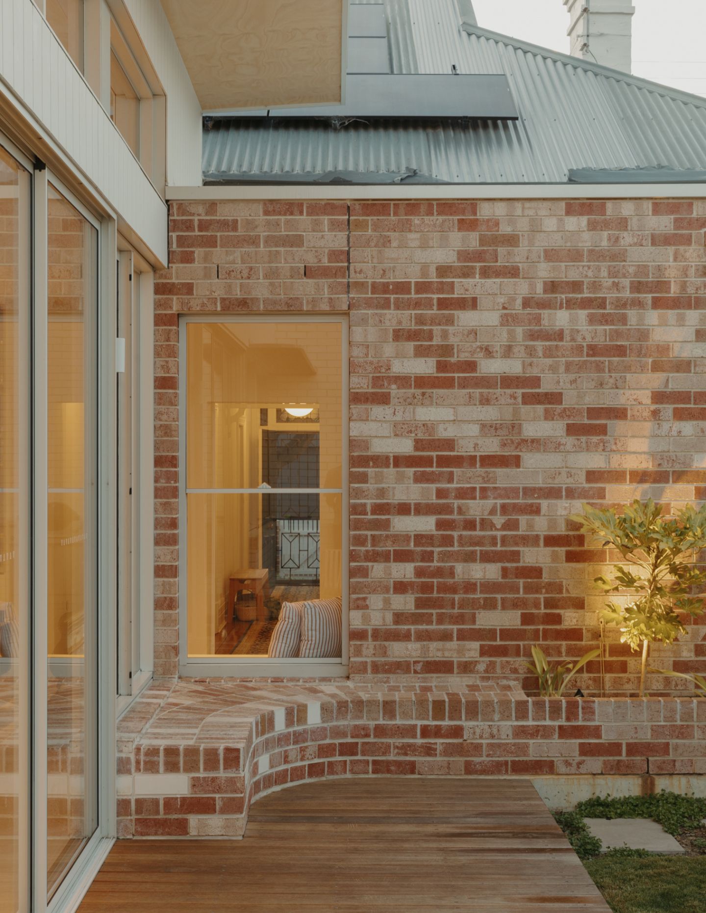 RAD Studio - Laneway in HiFi