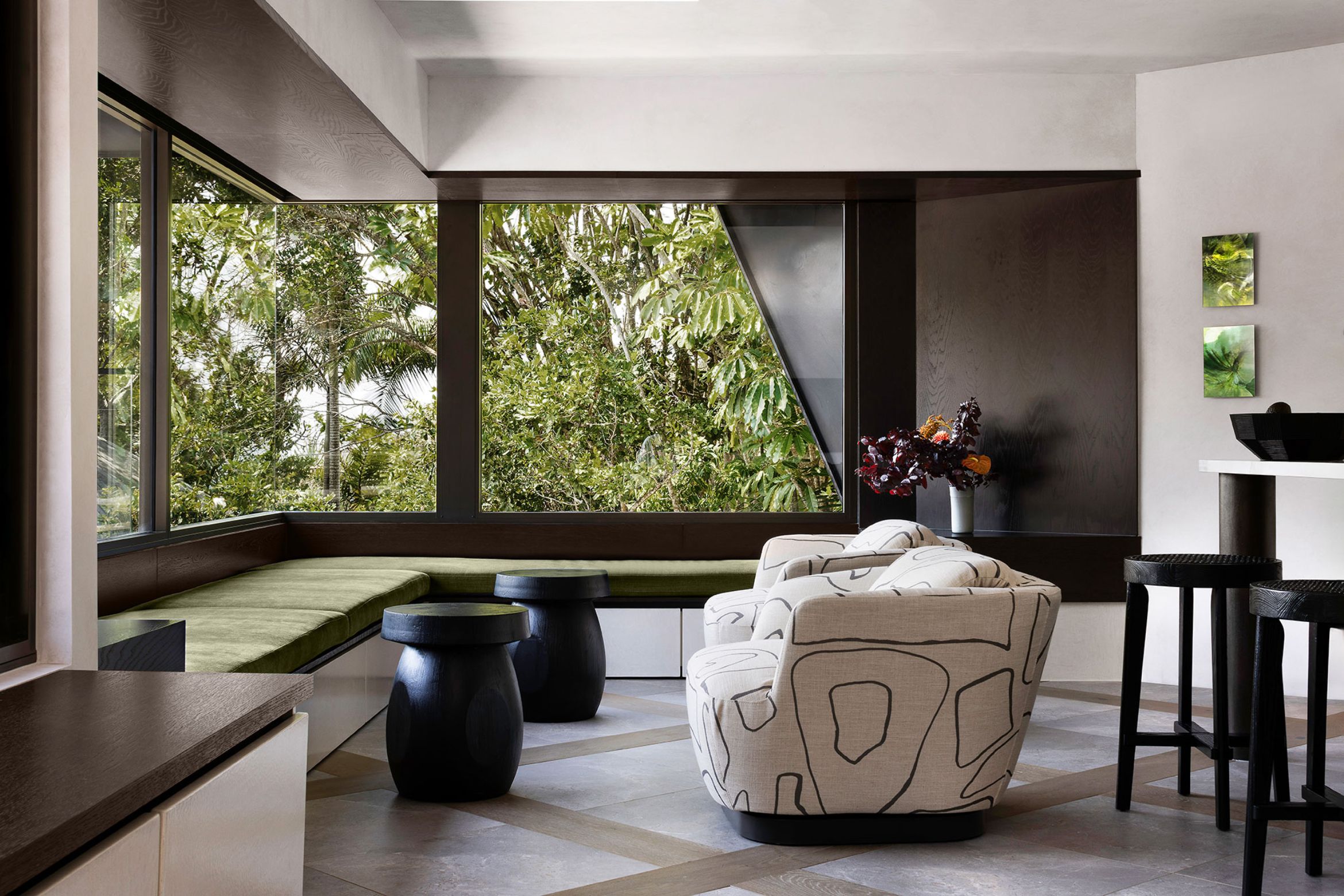 A dual bayside retreat