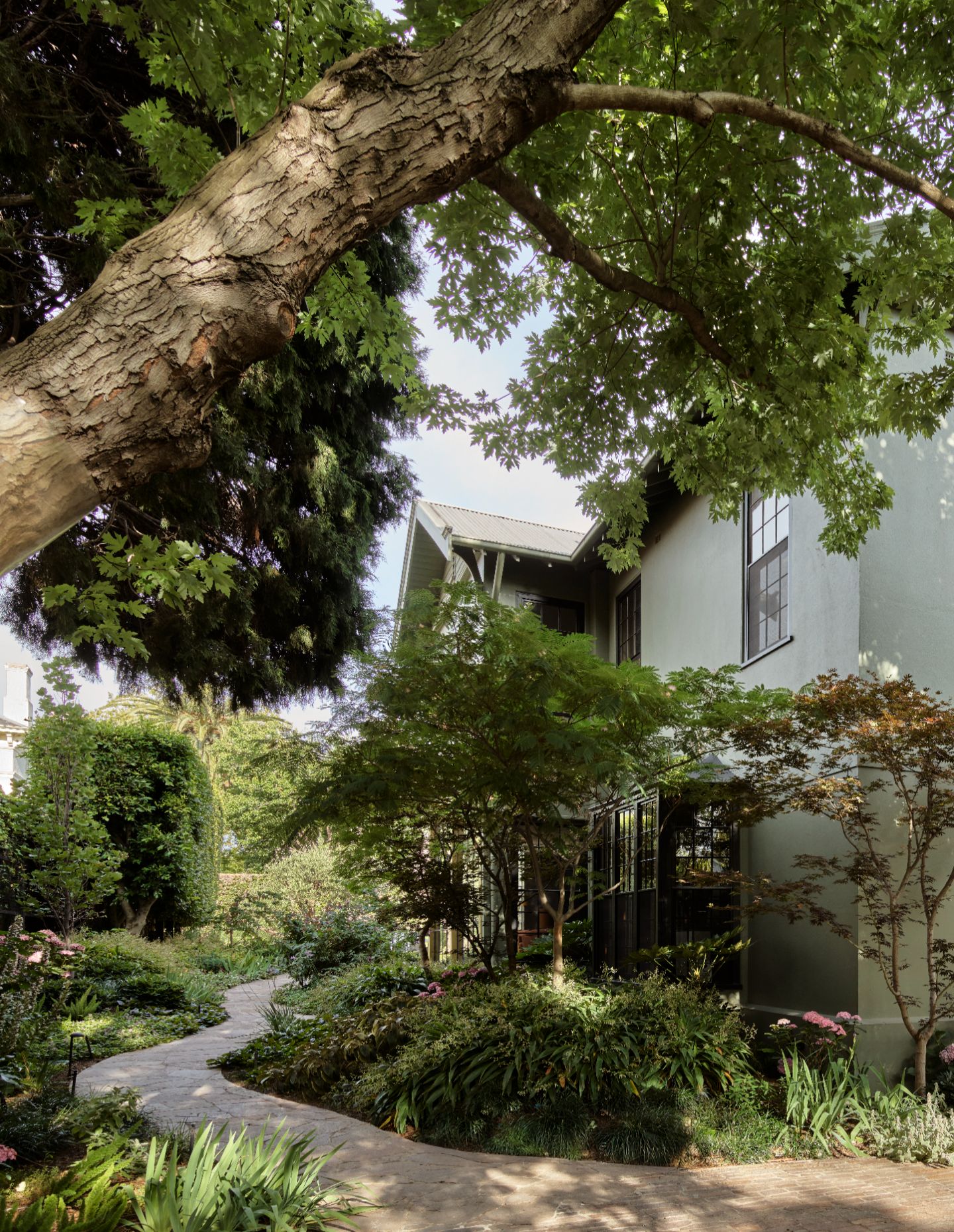 Flack Studio revives 1930s South Yarra home