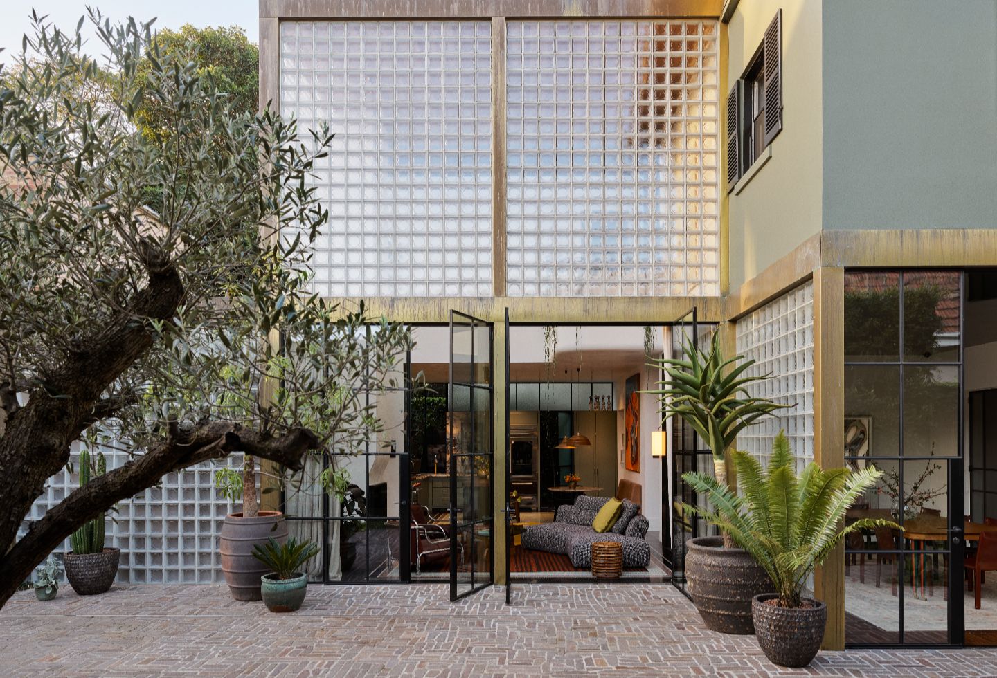 Flack Studio revives 1930s South Yarra home