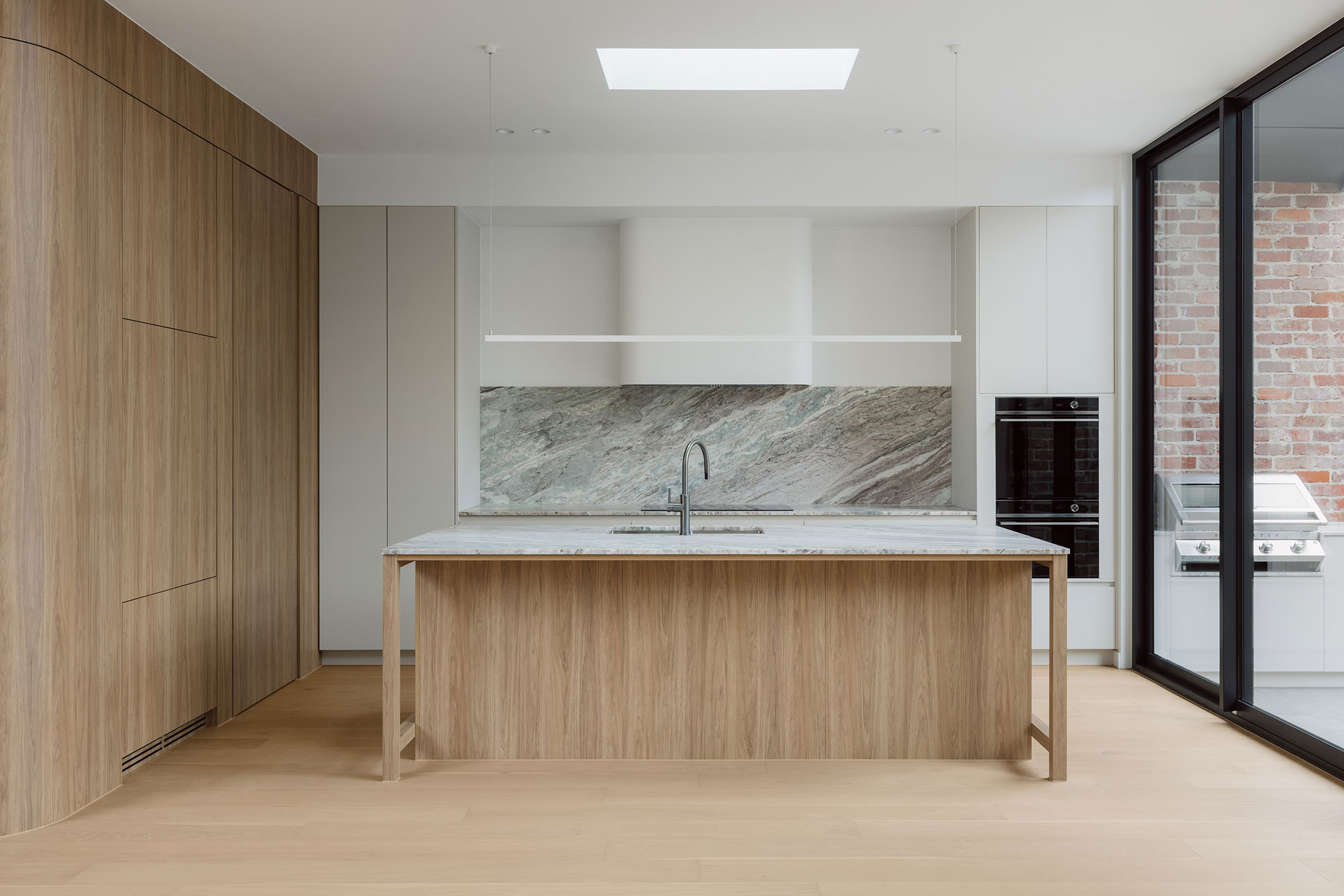 Between eras: A courtyard house in Williamstown