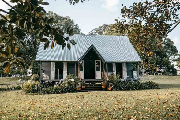 rustic australian farmhouse cottage