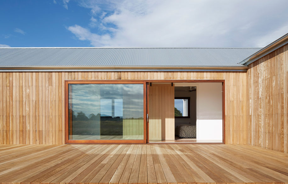 700-haus_GLOW-design-group_Australia_Peter-Clarke_dezeen_1568_5