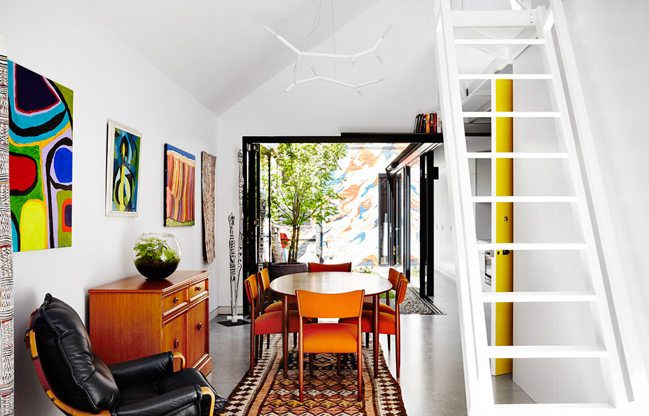 Alfred House Embraces the Laneway