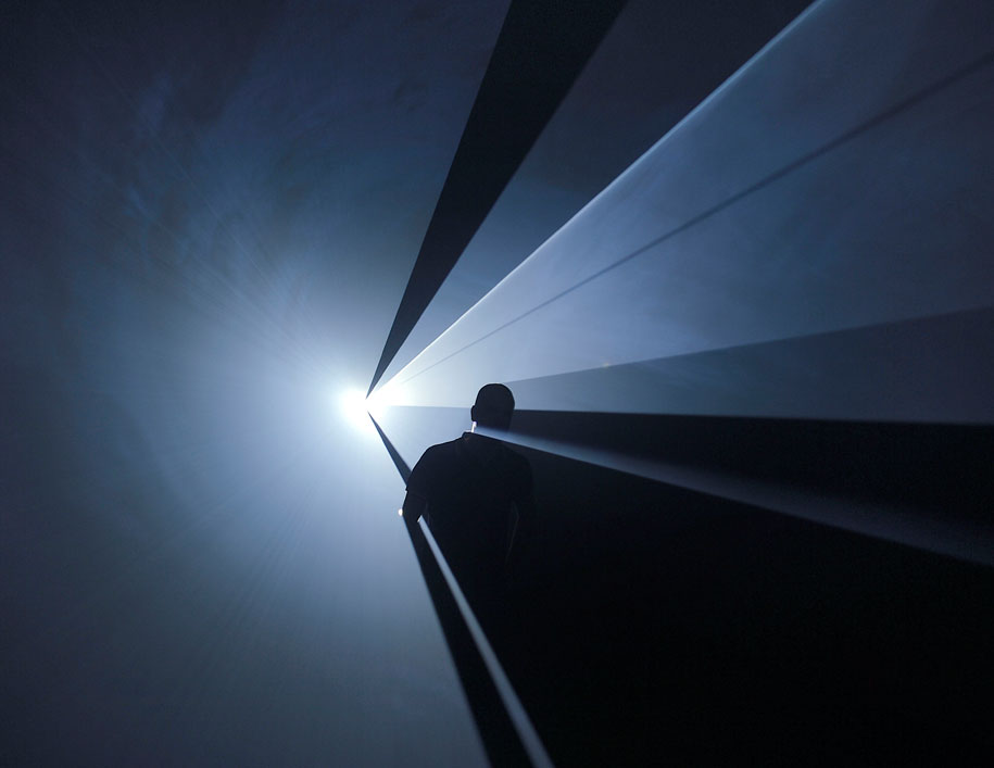 Anthony-McCall,-You-and-I-Horizontal,-2005-©-the-artist-2015,-Image-cour..