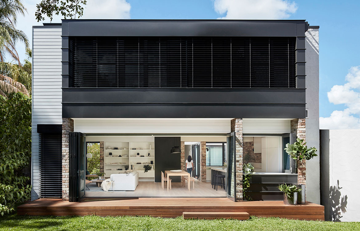 Contrasting Finishes Transform Bridge House