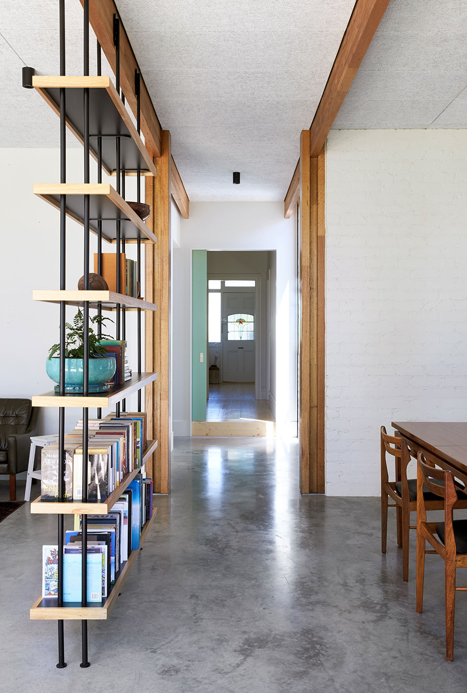 Ballantyne Foomann Architects bookshelf