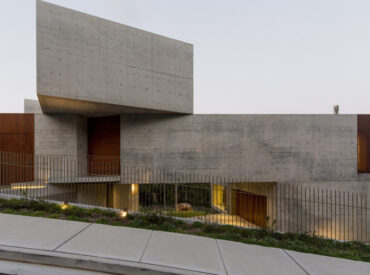 Breaking the inside/outside divide with the Balmoral House