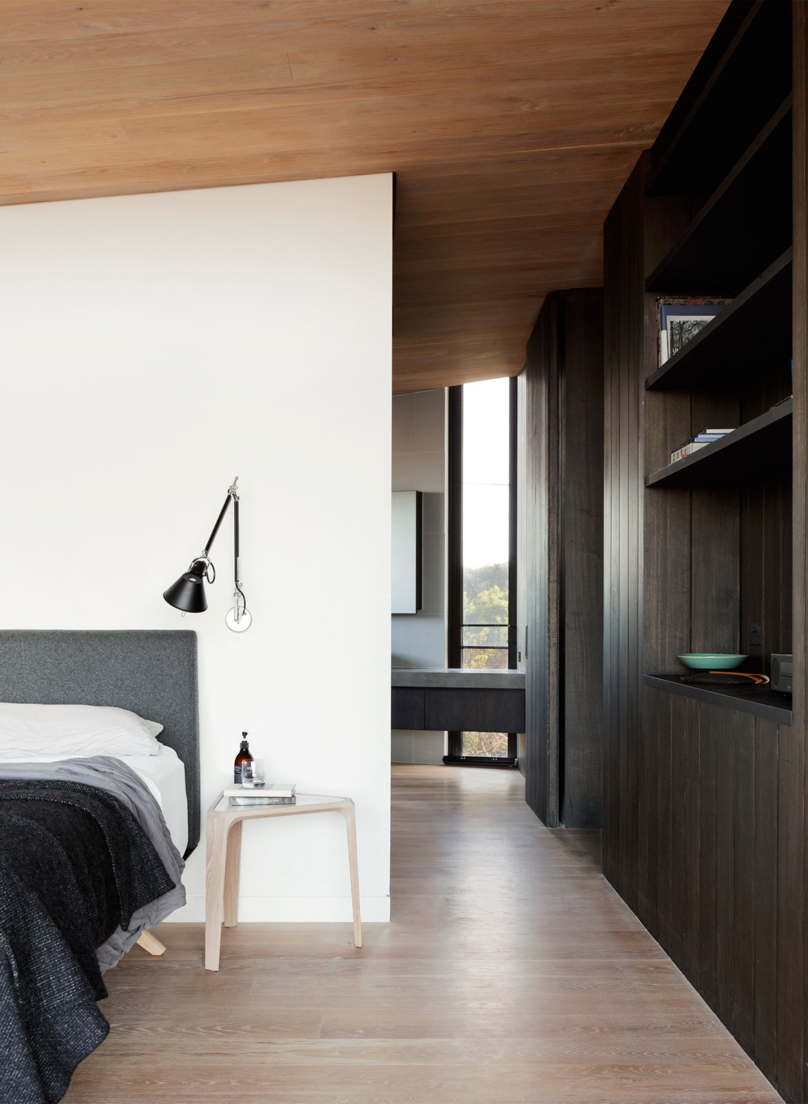 Barwon Heads House Lovell Burton Architecture CC Rory Gardiner bedroom