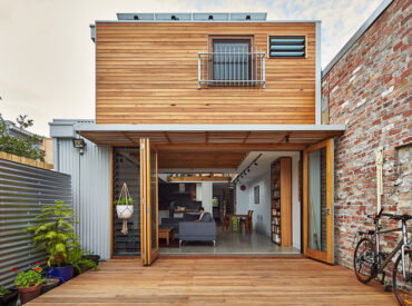 A “Naturally Comfortable” Home Makes Sustainability Look Easy