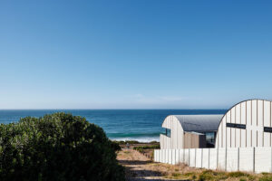 A Nissen Hut Structure Overlooks The Great Australian Bight