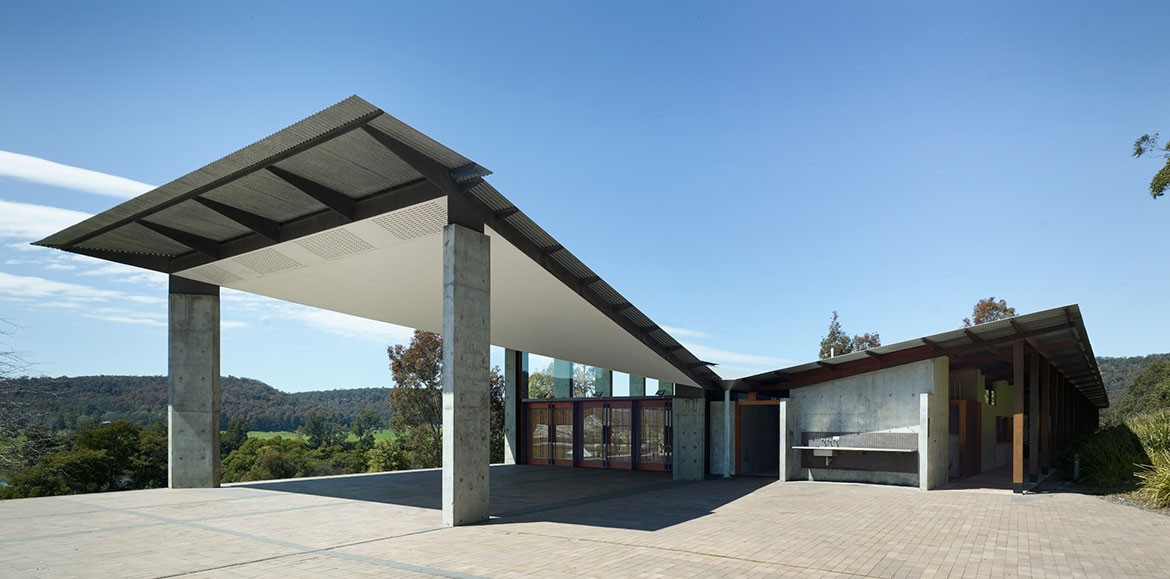 Boyd Education Centre Glenn Murcutt Reg Lark Architect front of house exterior