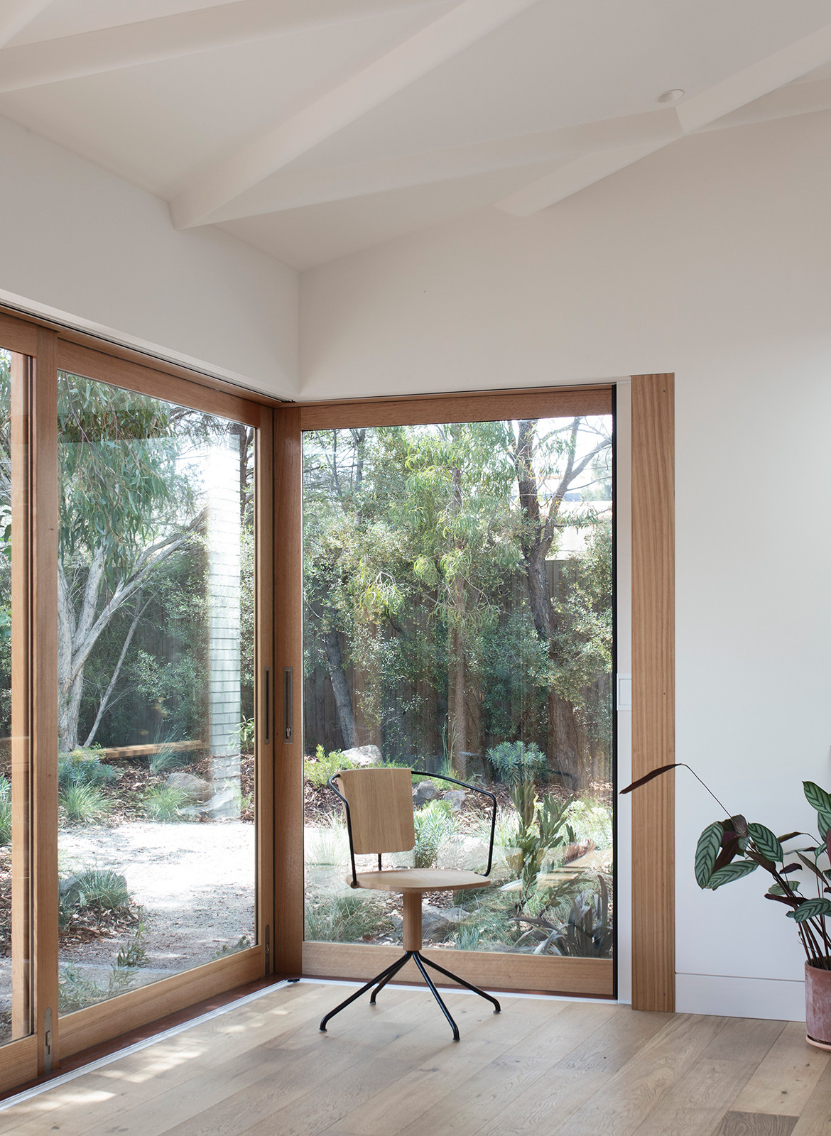 Brunswick House Winwood McKenzie Benjamin Hosking views and chair detail