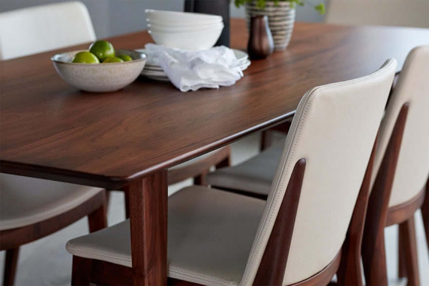 King furniture deals dining table