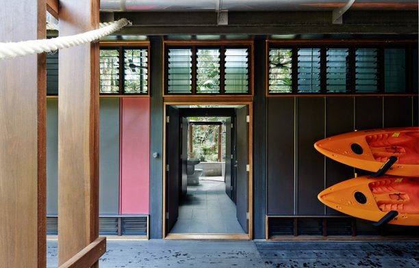 Cape Tribulation by M3 Architecture | bathroom design | interior architecture | black timber cladding