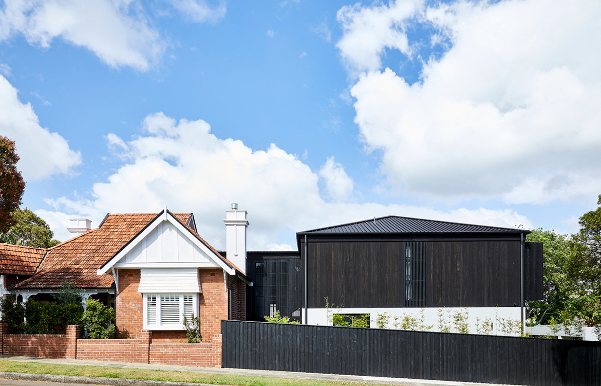 Carthona House By Daniel Boddam Studio Looks Quite Contrary