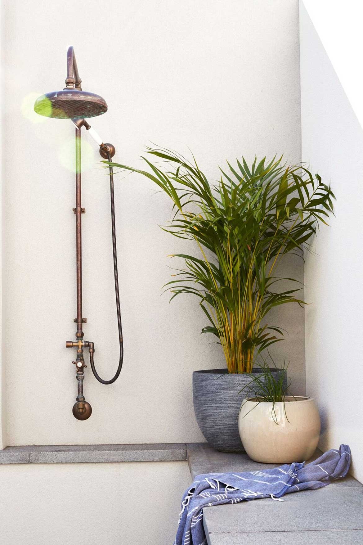 Chindarsi Architects Mount Lawley Photography by Chantel Concei outdoor shower