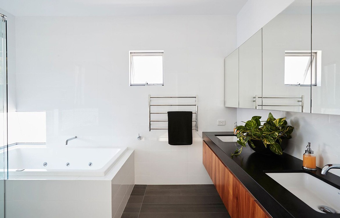 Chindarsi Architects Mount Lawley Photography by Chantel Concei ensuite