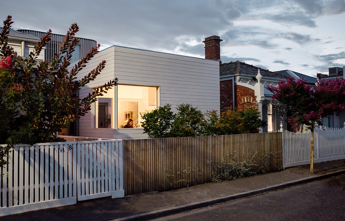 A Compact, Coastal Home By Topology Studio