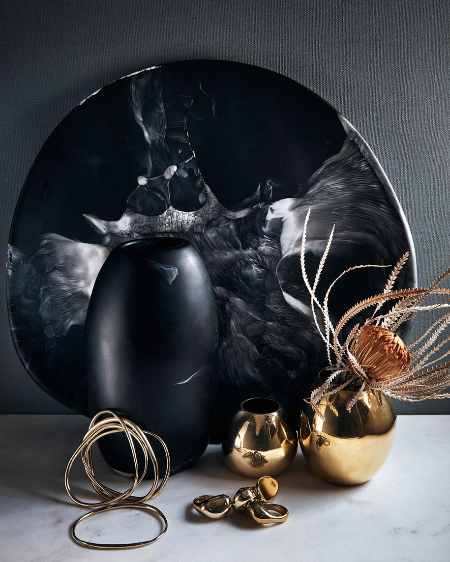 Dinosaur_Designs_Black_Marble_Hugh_Stewart_Homewares_Jewellery_Black_Brass