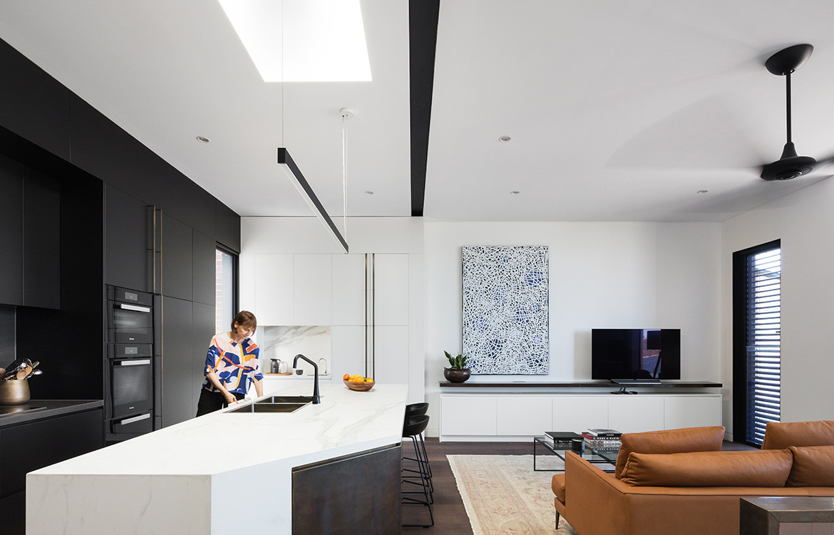 Doorzien House Bijl Architecture cc Katherine Lu kitchen living