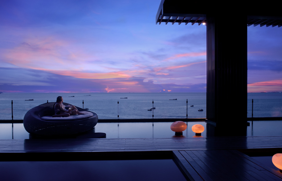 Drift Lounge Hilton Pattaya Habitusliving.com