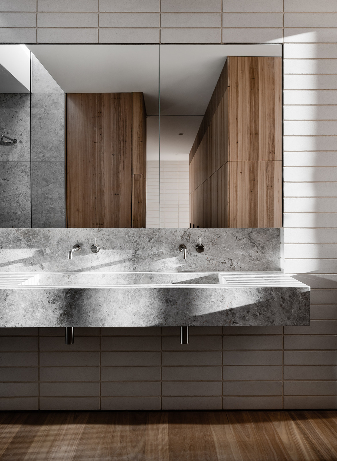 Edsall Street Ritz&Ghougassian CC Tom Blachford double vanity stone bathroom