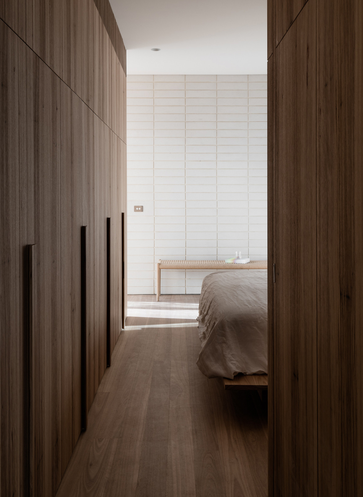 Edsall Street Ritz&Ghougassian CC Tom Blachford master bedroom earthy tones