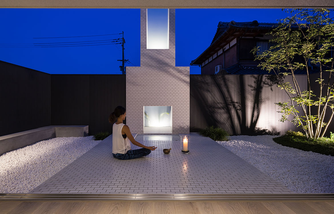 FORM Architects House With Scenes patio