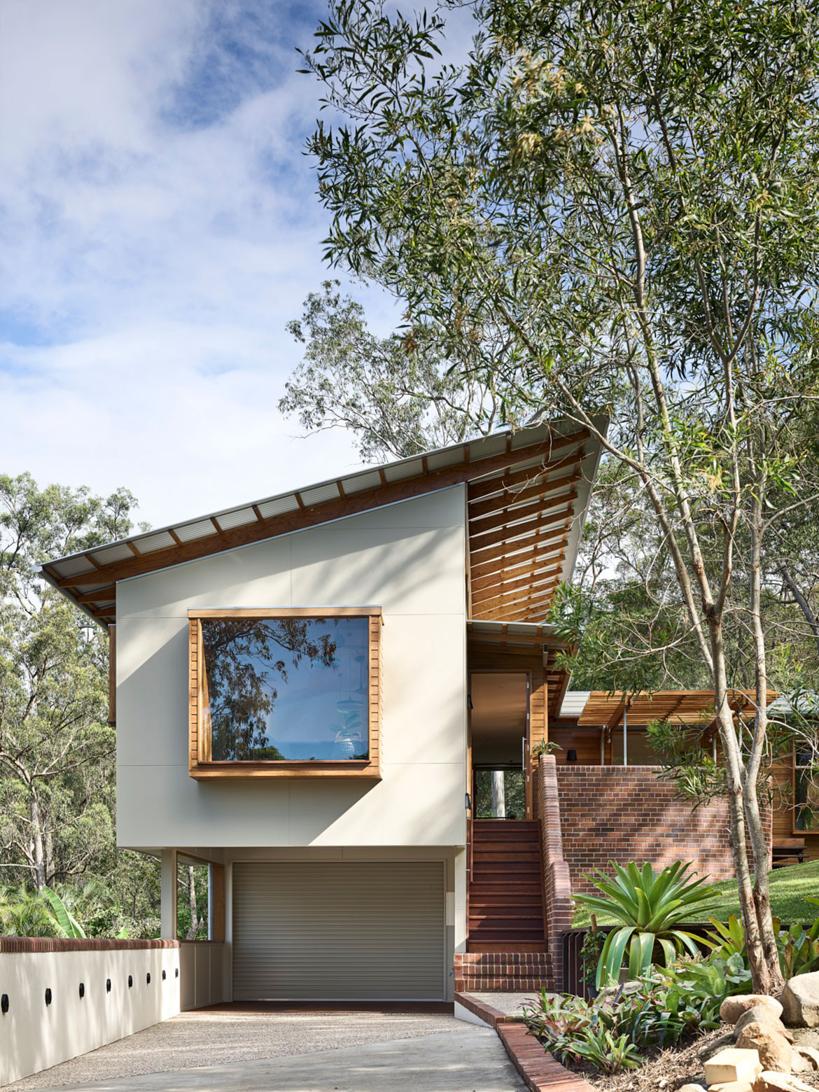 Modern Australian residential architecture | Bushland House by Arcke