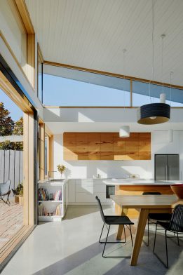 Glide House Ben Callery Architects cc Tatjana Plitt kitchen dining