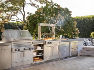 An outdoor kitchen with iconic style – introducing Kalamazoo