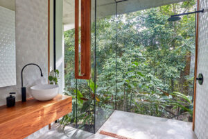 Bathrooms That Benefit From A Connection To The Natural Environment