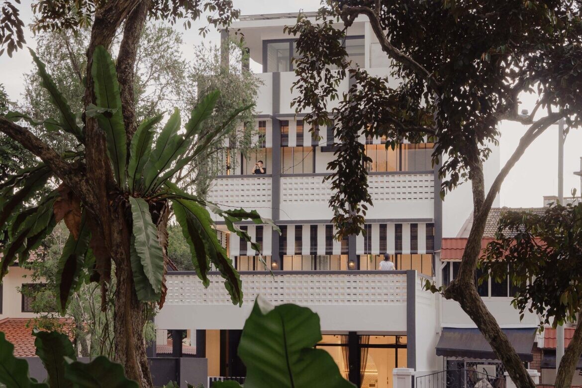 A humble monochrome house for the tropics